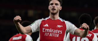 Declan Rice faz sua estreia como modelo na London Fashion Week